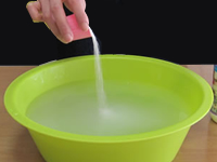 溶かす