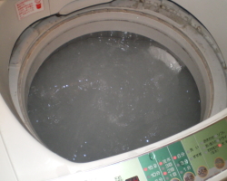 洗濯機を空まわし